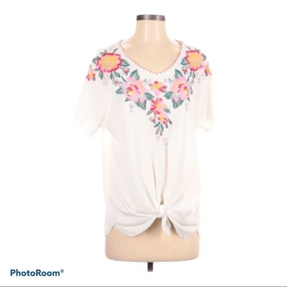 Entro Embroidered Floral Short Sleeve Top - Picture 1 of 2